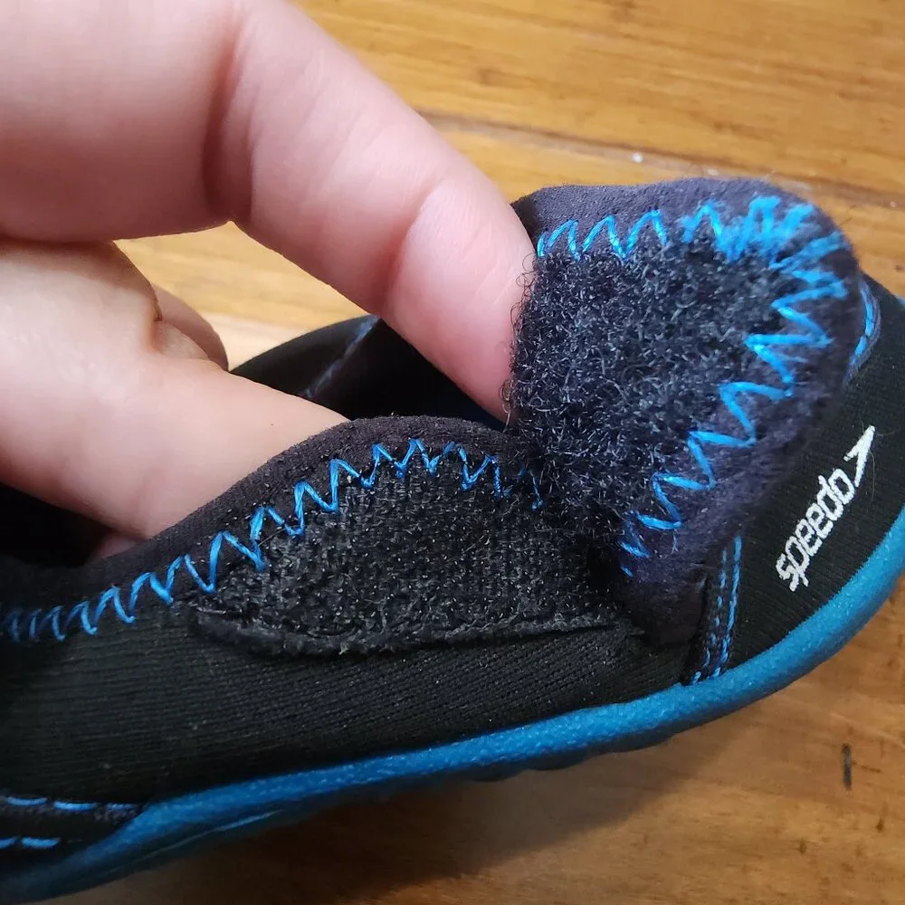 Speedo toddler Boys water shoes Size Small 5/6